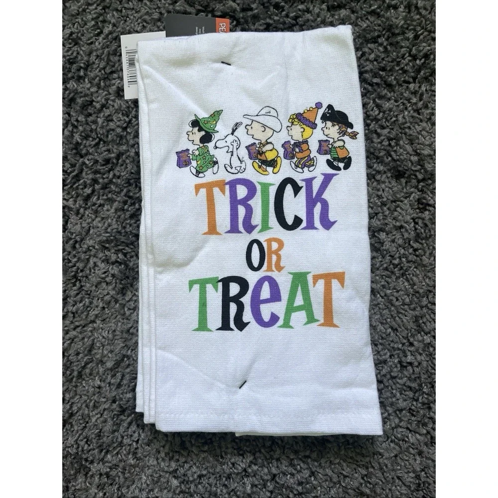 Peanuts 2 Pk Kitchen Towels, 2 Designs- Snoopy, Charlie Brown, 4 Towels, New‎